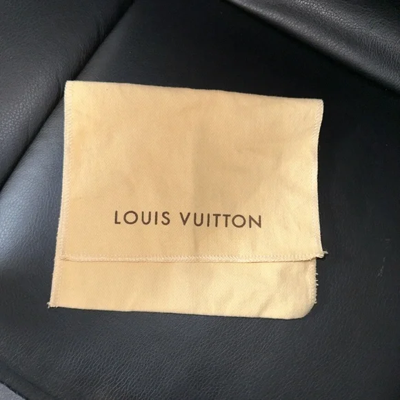 Louis Vuitton Yellow and Black Floral Hair Clip PRE-OWNED - Picture 7 of 10